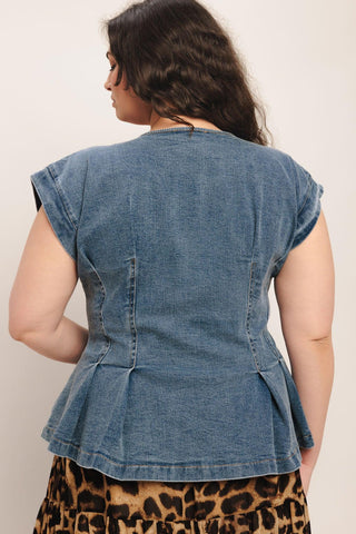 NO SECOND THOUGHT WASHED DENIM TOP - Glamourous Grace