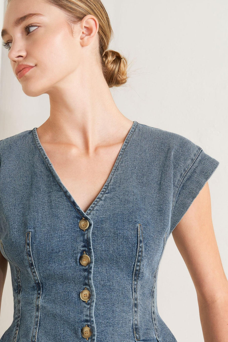 NO SECOND THOUGHT WASHED DENIM TOP - Glamourous Grace