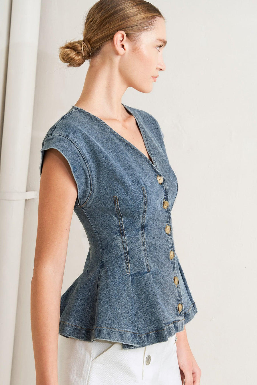 NO SECOND THOUGHT WASHED DENIM TOP - Glamourous Grace