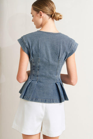 NO SECOND THOUGHT WASHED DENIM TOP - Glamourous Grace