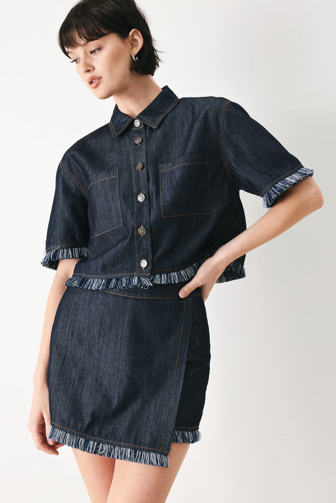 POWER SOFT WOVEN CROP JACKET - Glamourous Grace