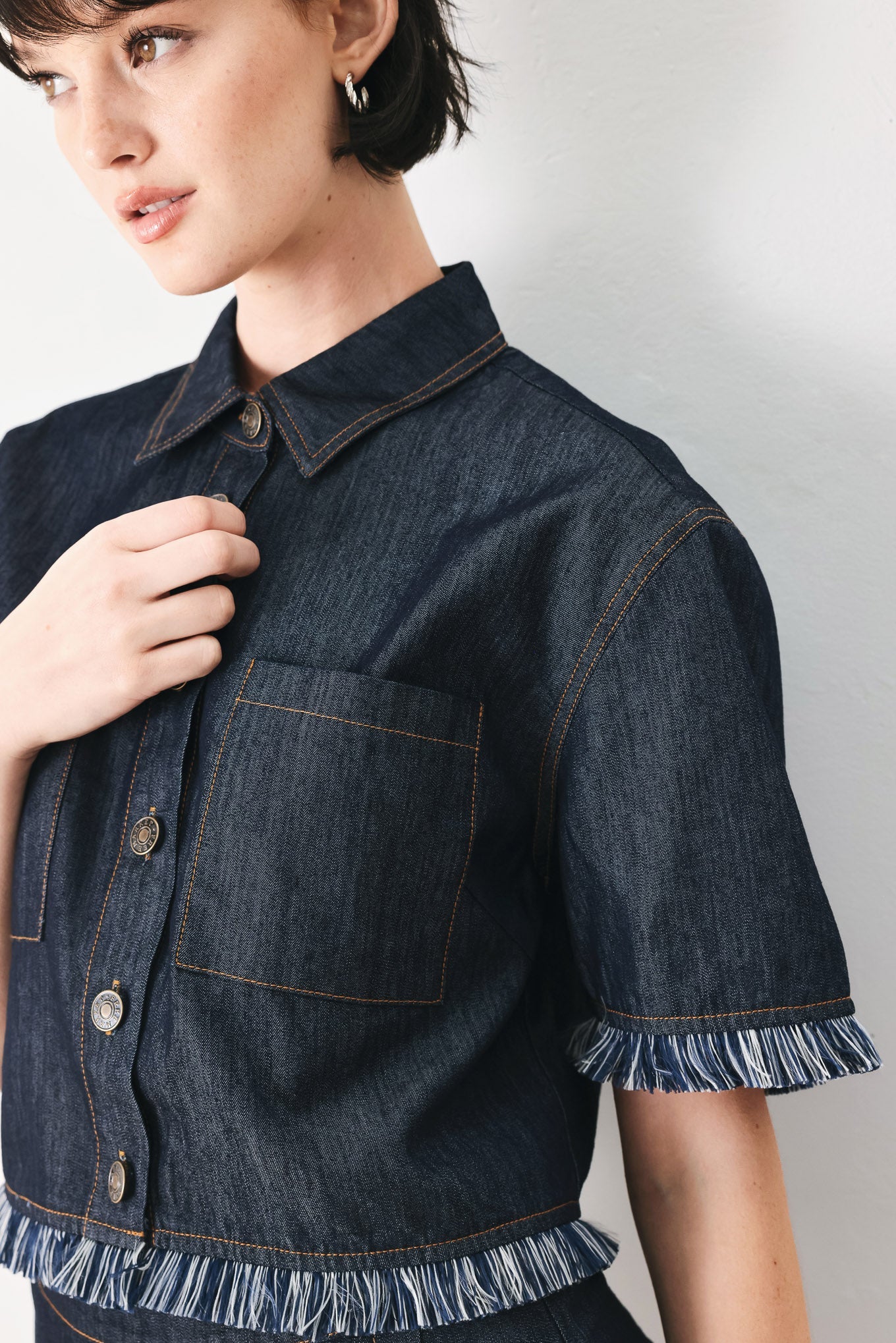 POWER SOFT WOVEN CROP JACKET - Glamourous Grace