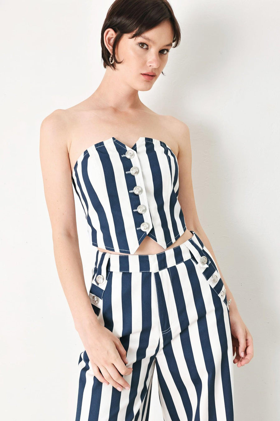 NAVY BLOSSOM WOVEN TUBE TOP - Glamourous Grace