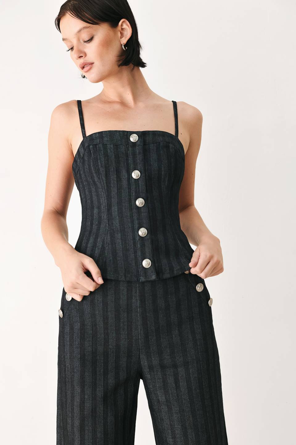 GRAPHITE CITY WOVEN TOP - Glamourous Grace