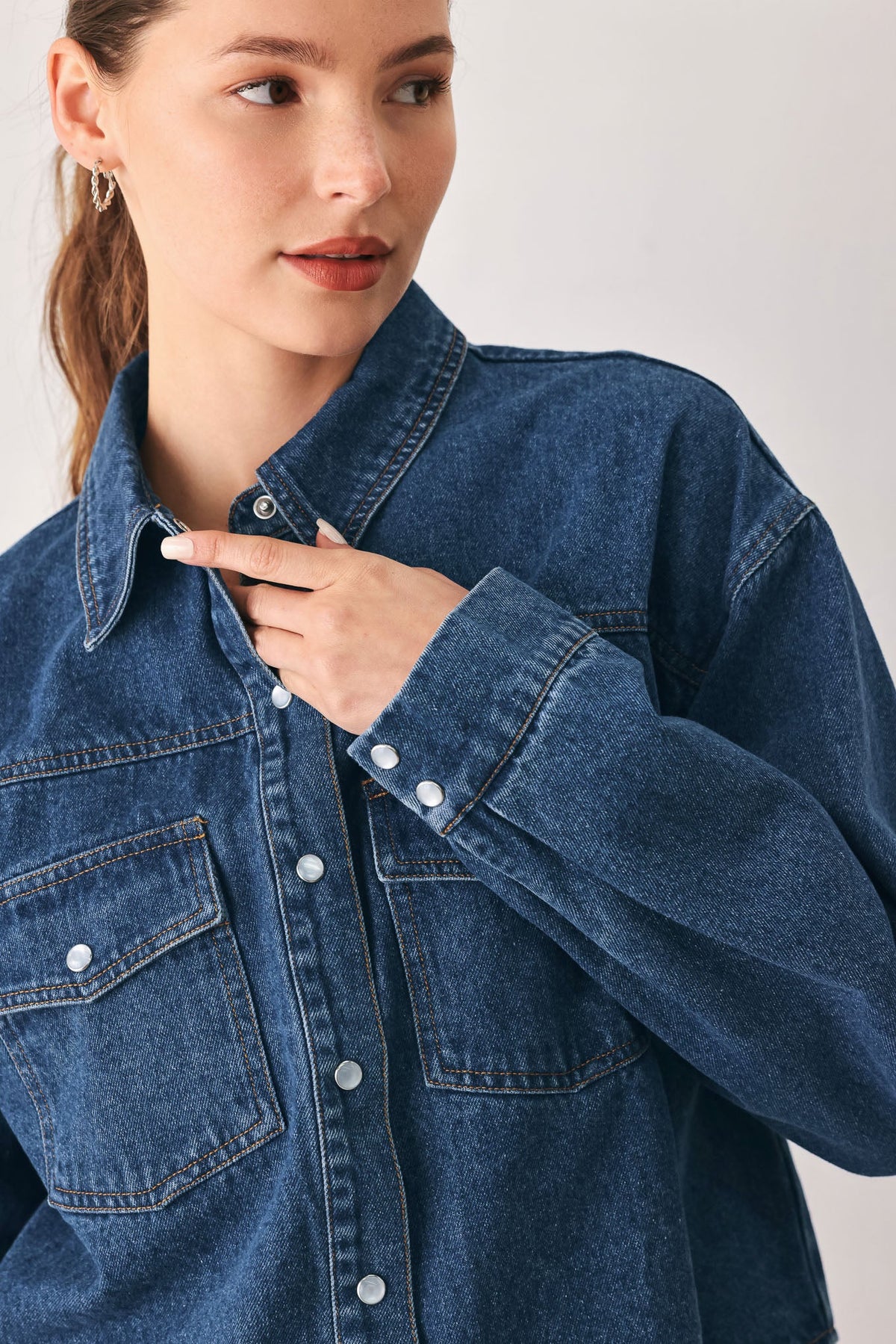BLUE ECHO PLEATED DENIM JACKET - Glamourous Grace