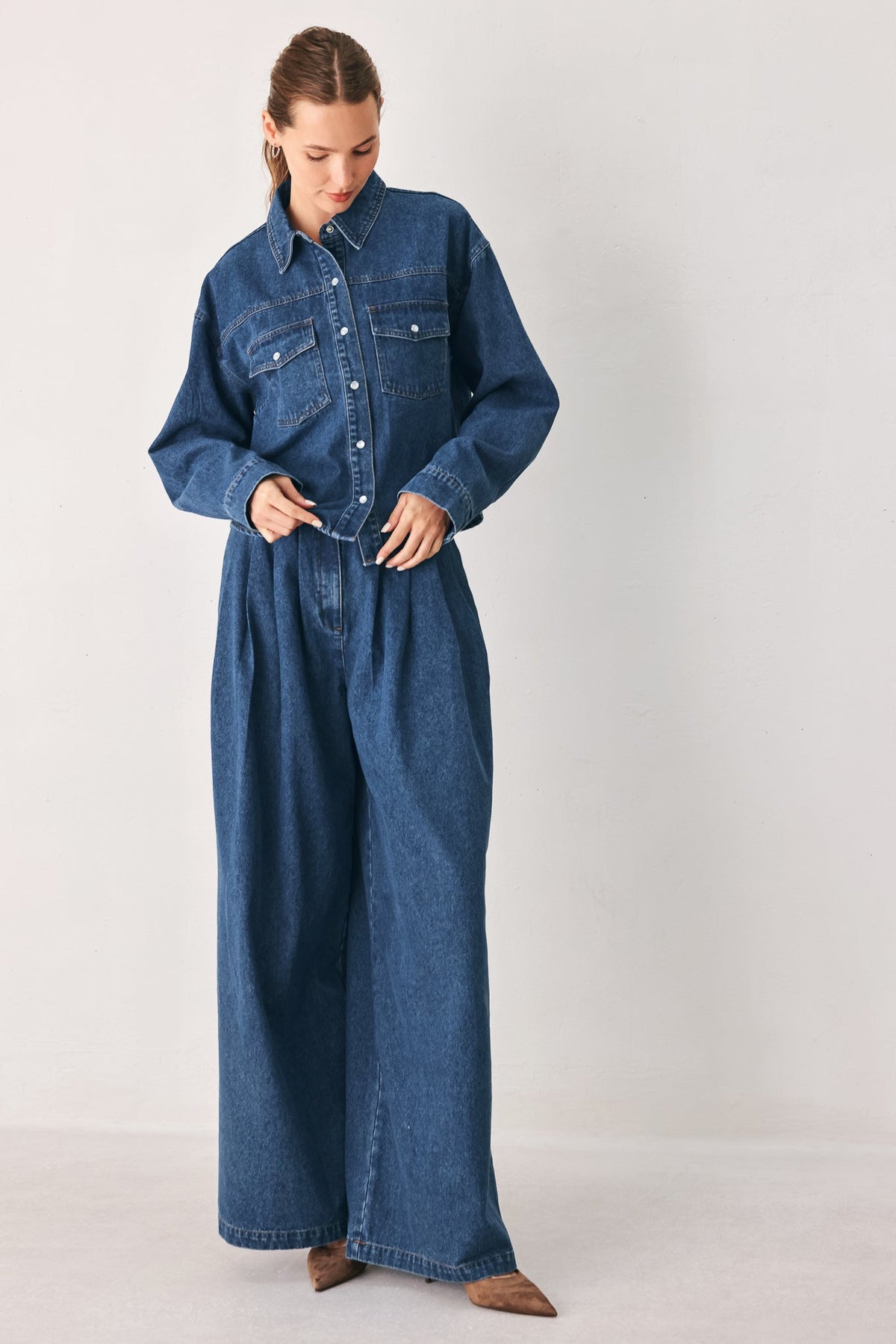 BLUE ECHO PLEATED DENIM JACKET - Glamourous Grace