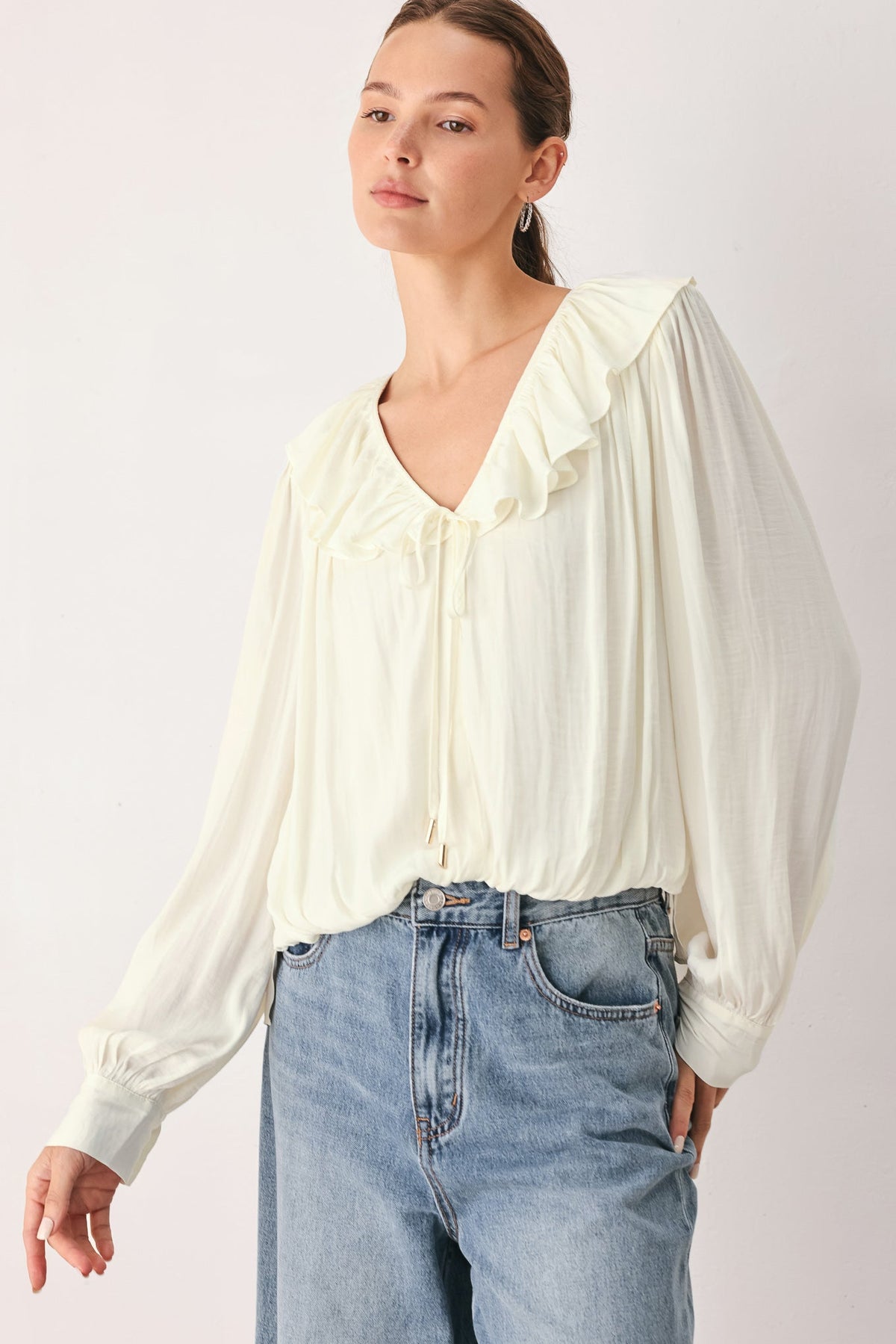 CLOUDRIFT IVORY WOVEN TOP - Glamourous Grace