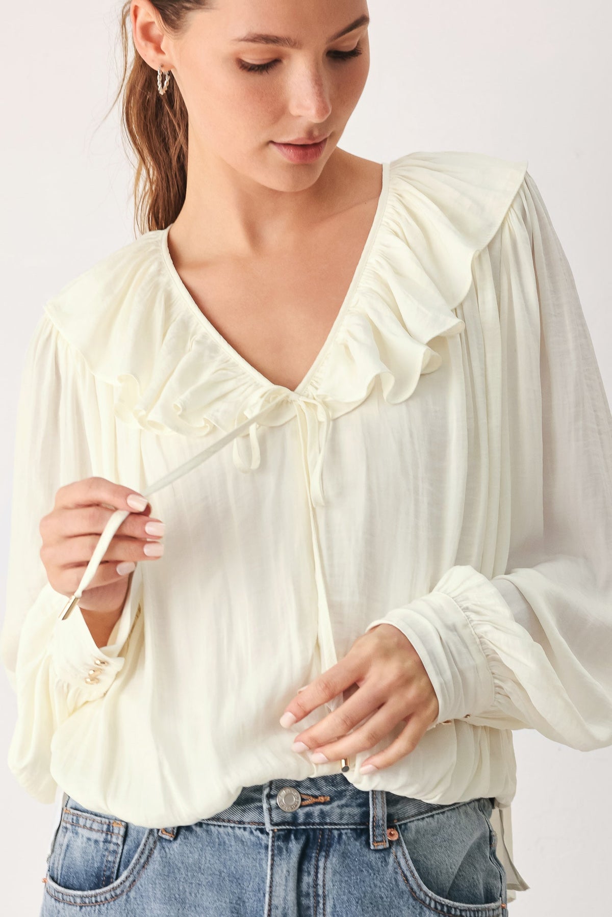 CLOUDRIFT IVORY WOVEN TOP - Glamourous Grace