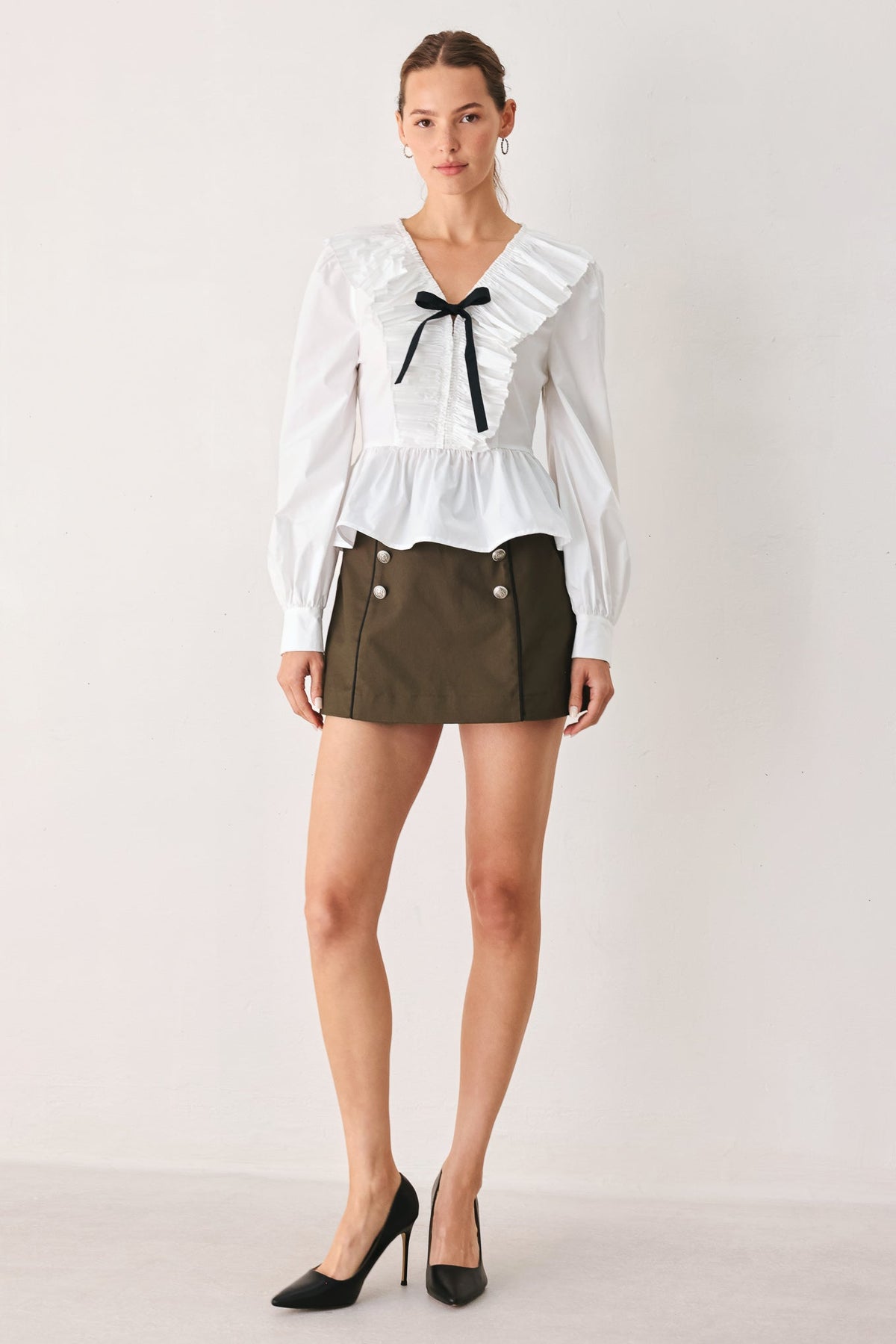 AMELIE PLEATED RUFFLE V-NECK WOVEN TOP - Glamourous Grace
