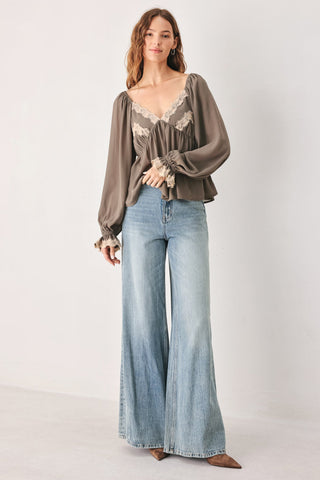 GREIGE ROMANTIC LACE-TRIM WOVEN TOP