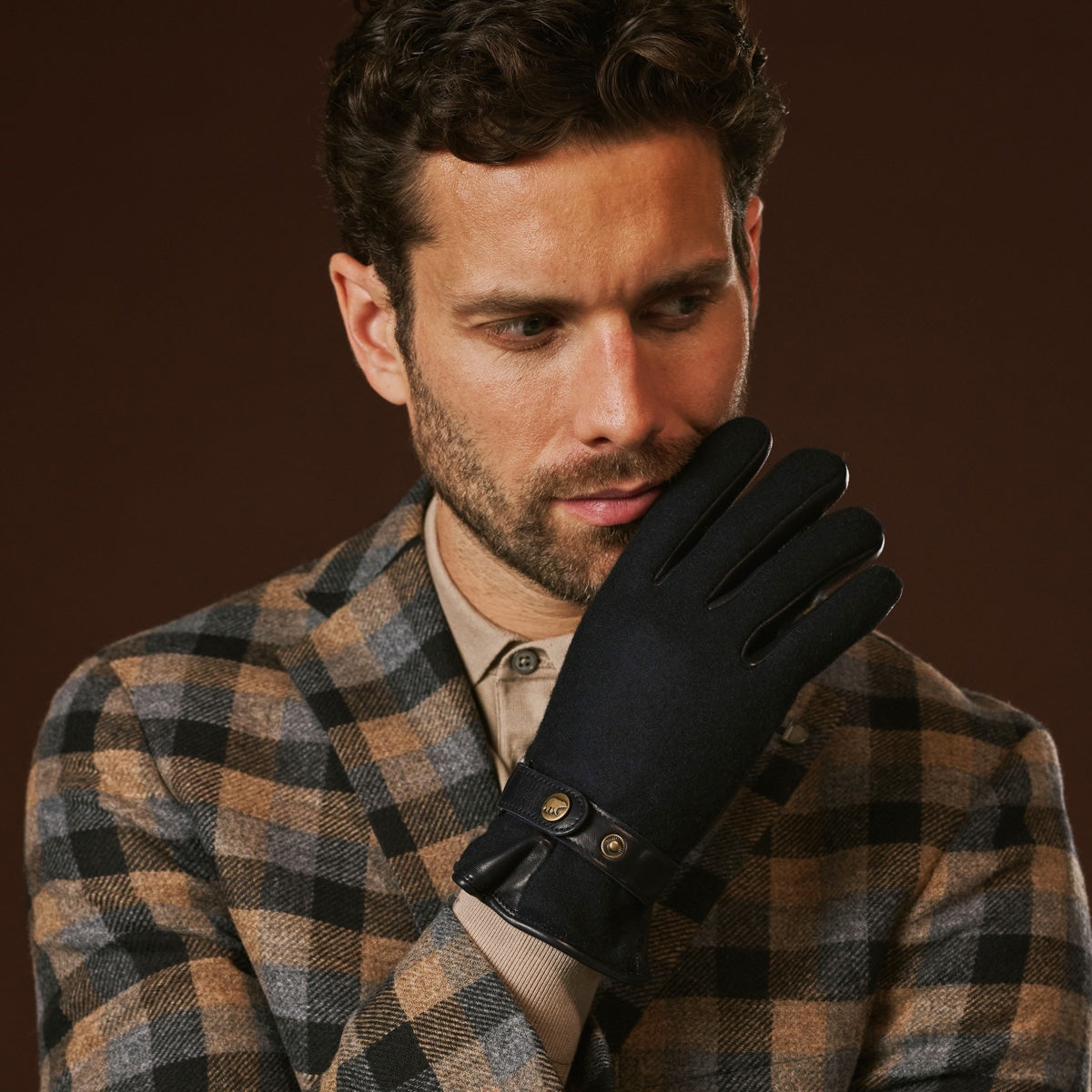 Fabrizio (navy blue) - Tweed men's gloves with touchscreen capability and adjustable snap button - Glamourous Grace