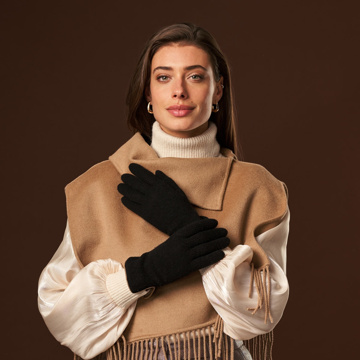 Florentina (black) - Handmade Italian knitted wool gloves with luxurious cashmere lining - Glamourous Grace