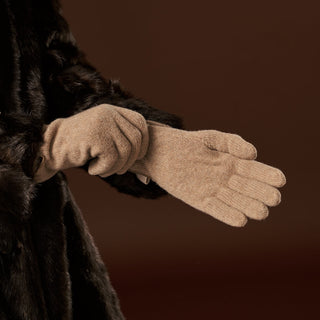 Florentina (sand) - Handmade Italian knitted wool gloves with luxurious cashmere lining - Glamourous Grace