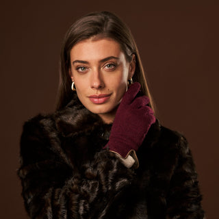Florentina (red) - Handmade Italian knitted wool gloves with luxurious cashmere lining - Glamourous Grace
