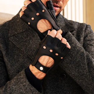 Vincenzo (black) - Fingerless Italian driving gloves made of American deerskin leather - Glamourous Grace
