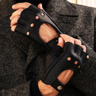 Vincenzo (black) - Fingerless Italian driving gloves made of American deerskin leather - Glamourous Grace