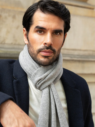 Riccardo (grey & white) - Italian 100% cashmere scarf with pattern - Glamourous Grace