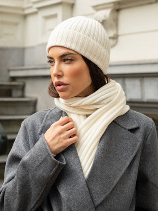 Napoli (cream) - Italian 100% cashmere ribbed scarf (unisex) - Glamourous Grace