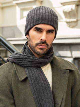 Napoli (dark grey) - Italian 100% cashmere ribbed scarf (unisex) - Glamourous Grace