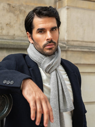 Riccardo (grey & white) - Italian 100% cashmere scarf with pattern - Glamourous Grace