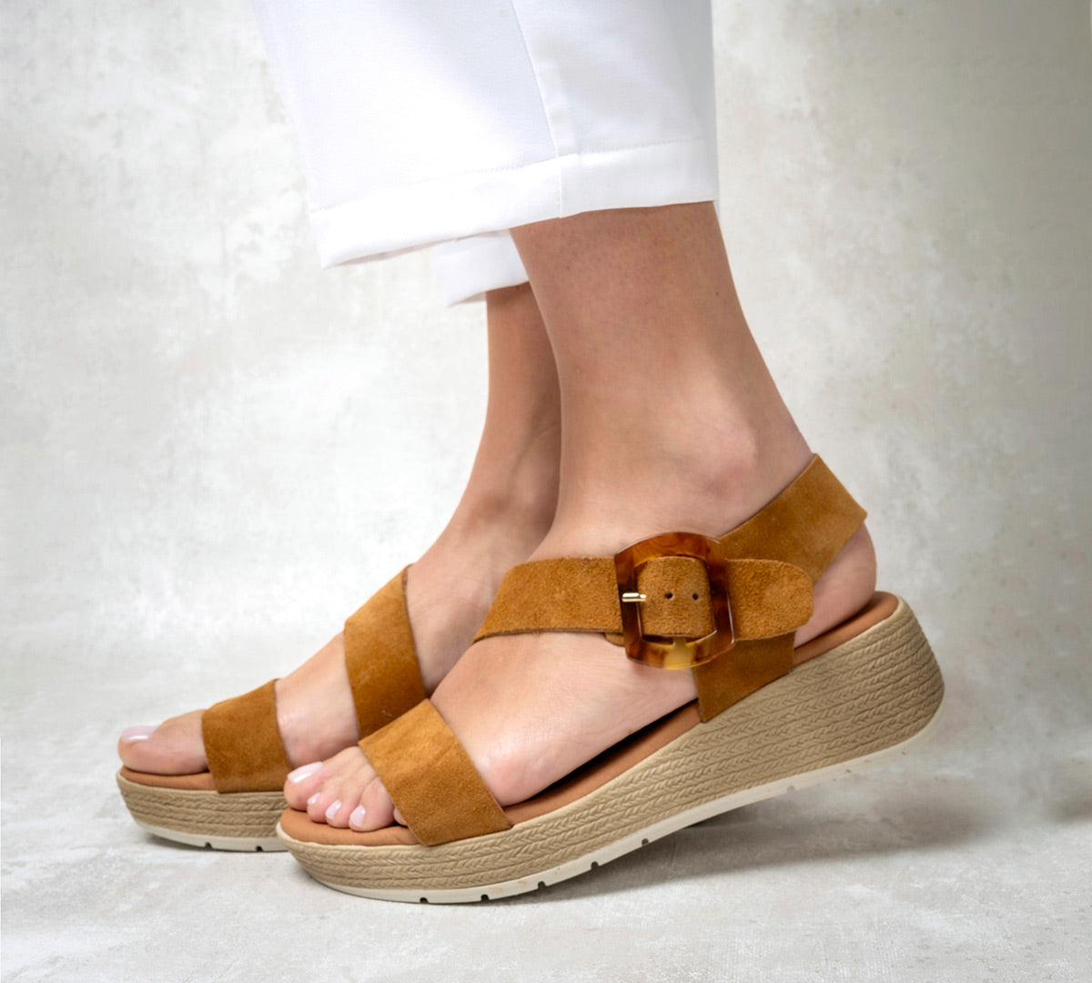 Beti Platform Sandal - Glamourous Grace