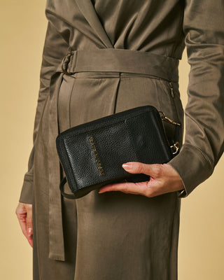 Giada (black) - Italian women's crossbody phone wallet with shoulder strap - Glamourous Grace