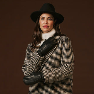 Gianetta (black) - Italian lambskin mittens with luxurious lambswool lining - Glamourous Grace
