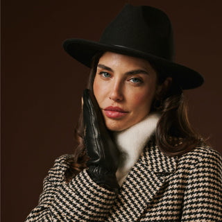 Gianetta (black) - Italian lambskin mittens with luxurious lambswool lining - Glamourous Grace