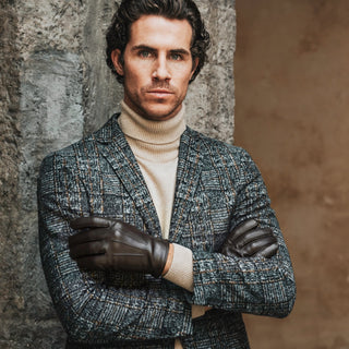 Giovanni (brown) - Classic Italian lambskin leather gloves with cashmere lining & touchscreen feature - Glamourous Grace