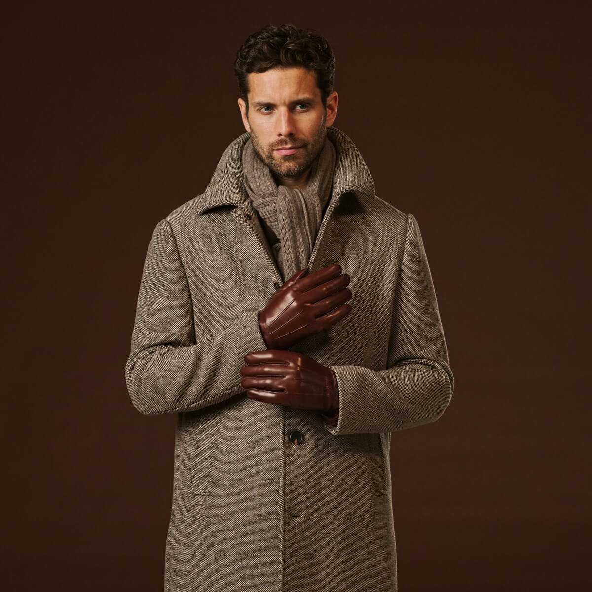 Giovanni (brown) - Classic Italian lambskin leather gloves with cashmere lining - Glamourous Grace