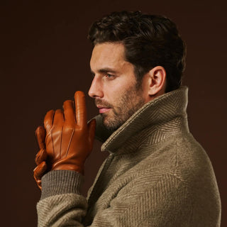 Giovanni (cognac) - Classic Italian lambskin leather gloves with cashmere lining - Glamourous Grace