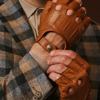 Giuseppe (cognac) - Italian lambskin fingerless leather driving gloves - Glamourous Grace