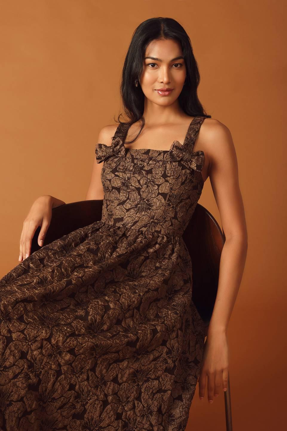 LOST IN TIME WOVEN MIDI DRESS - Glamourous Grace