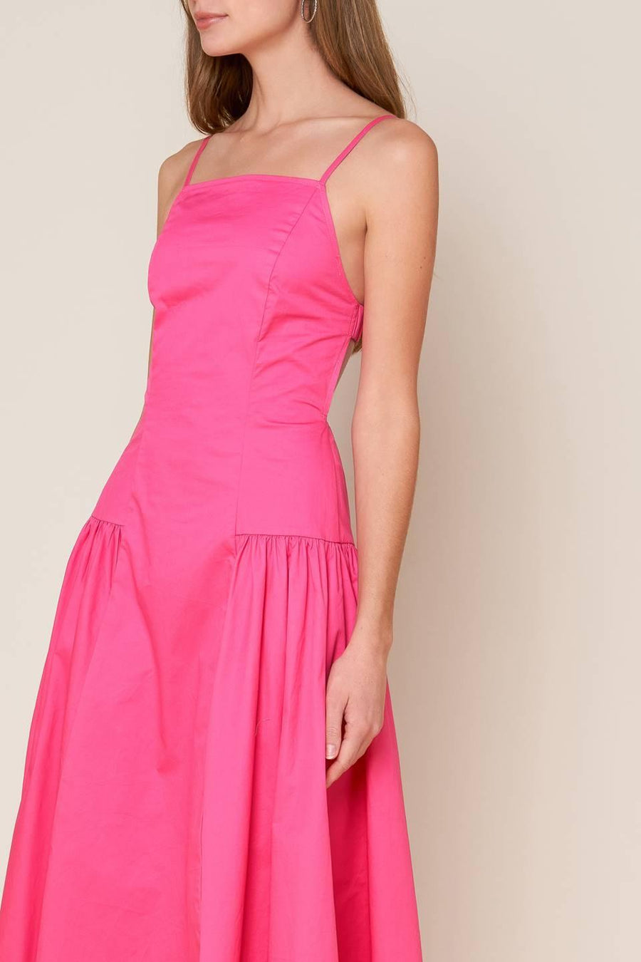 SLEEK ESSENCE WOVEN MIDI DRESS - Glamourous Grace