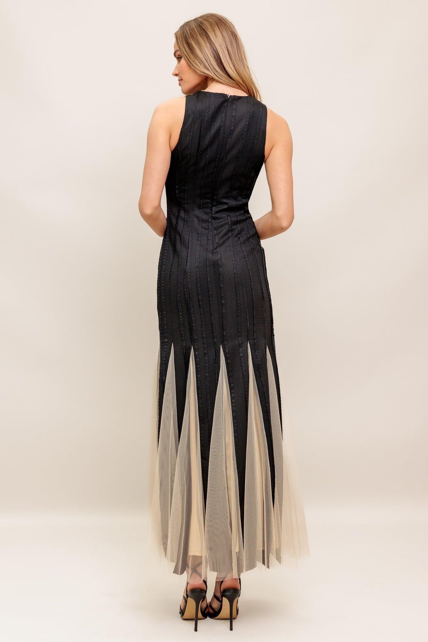 NOIR TULLE BLACK KNIT MAXI DRESS - Glamourous Grace