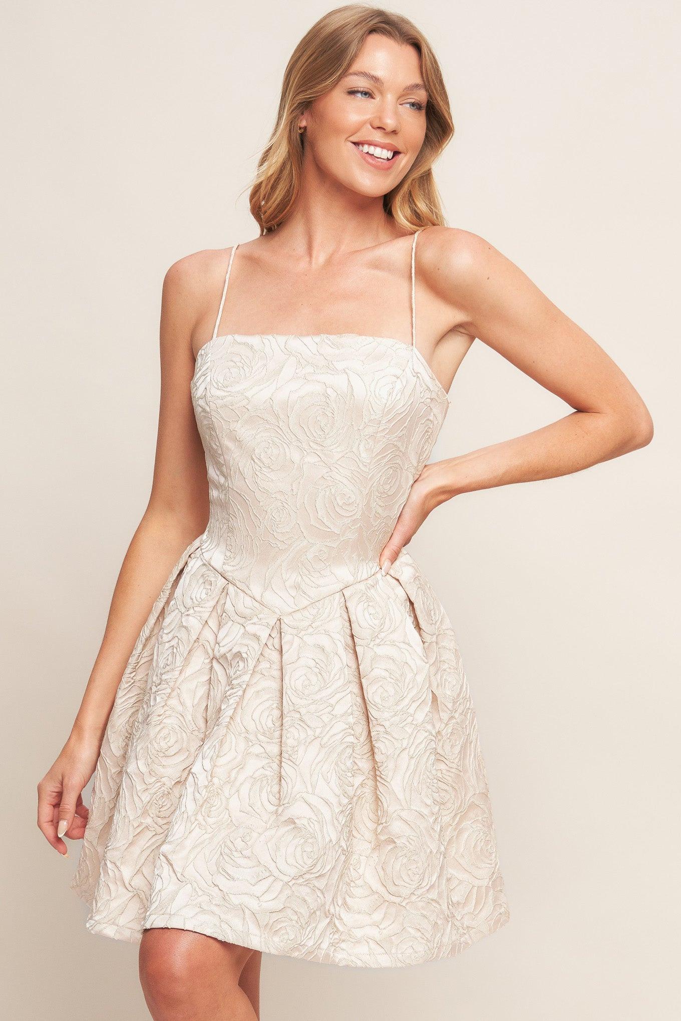ROMANTIC GARDEN WOVEN MINI DRESS - Glamourous Grace