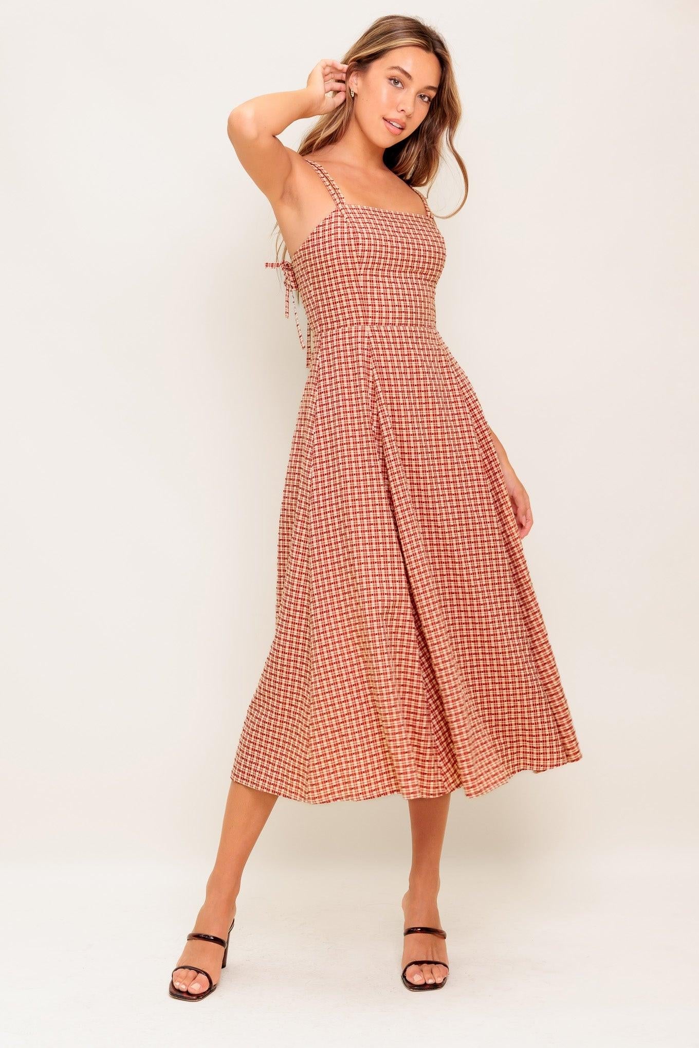 GINGHAM SUMMER WOVEN MIDI DRESS - Glamourous Grace