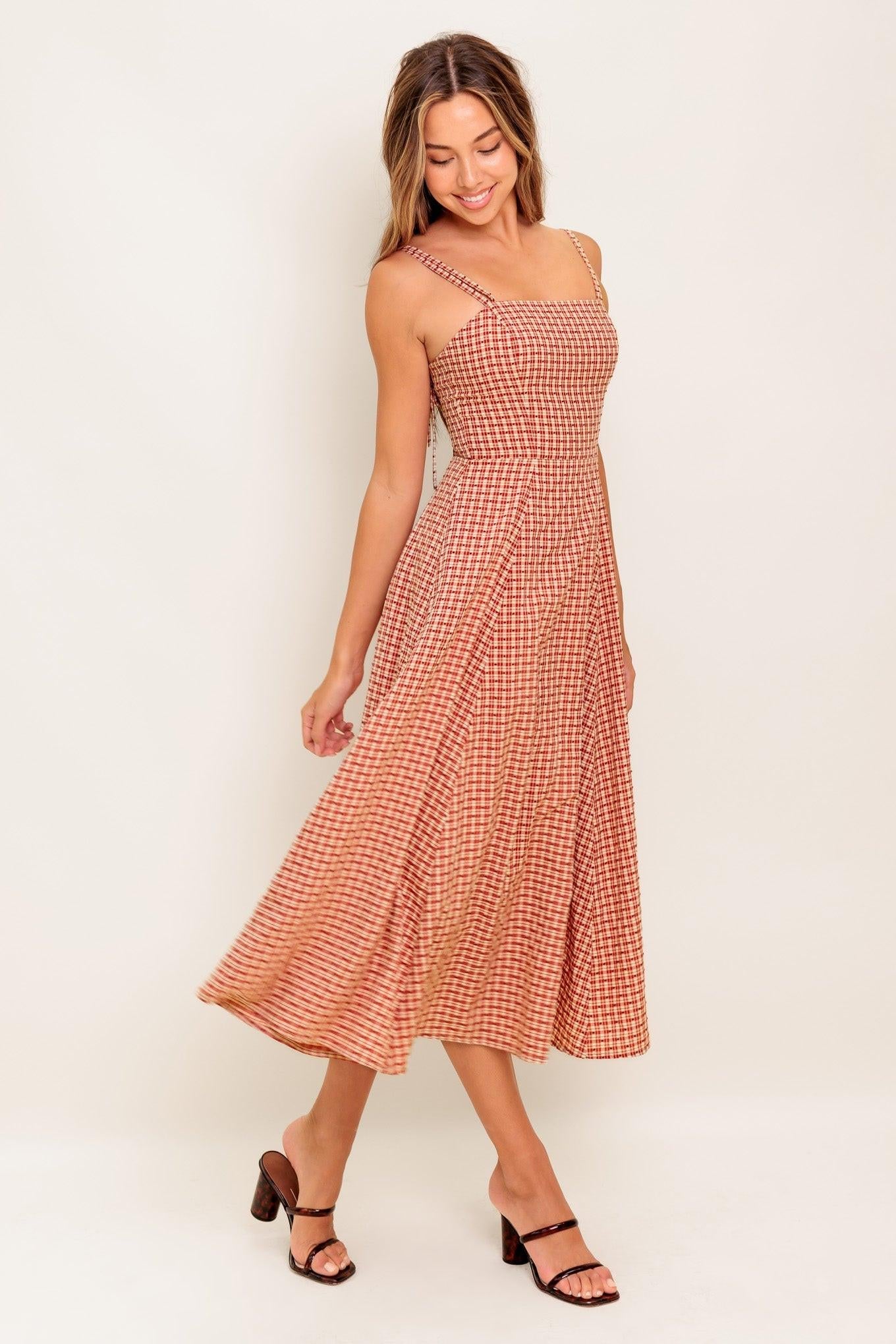 GINGHAM SUMMER WOVEN MIDI DRESS - Glamourous Grace