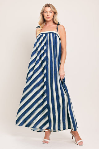 SEA RHYTHM WOVEN MAXI DRESS - Glamourous Grace