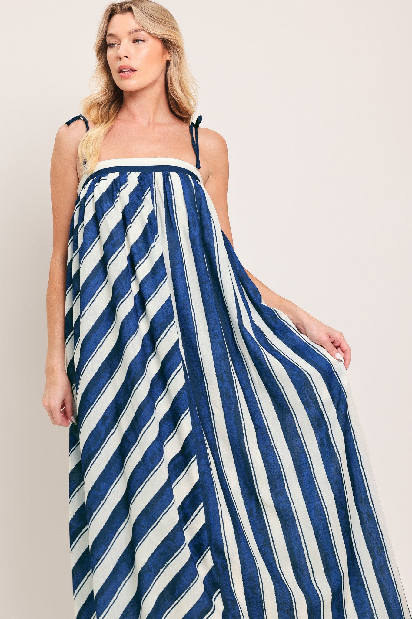 SEA RHYTHM WOVEN MAXI DRESS - Glamourous Grace