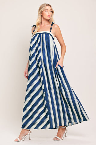 SEA RHYTHM WOVEN MAXI DRESS - Glamourous Grace