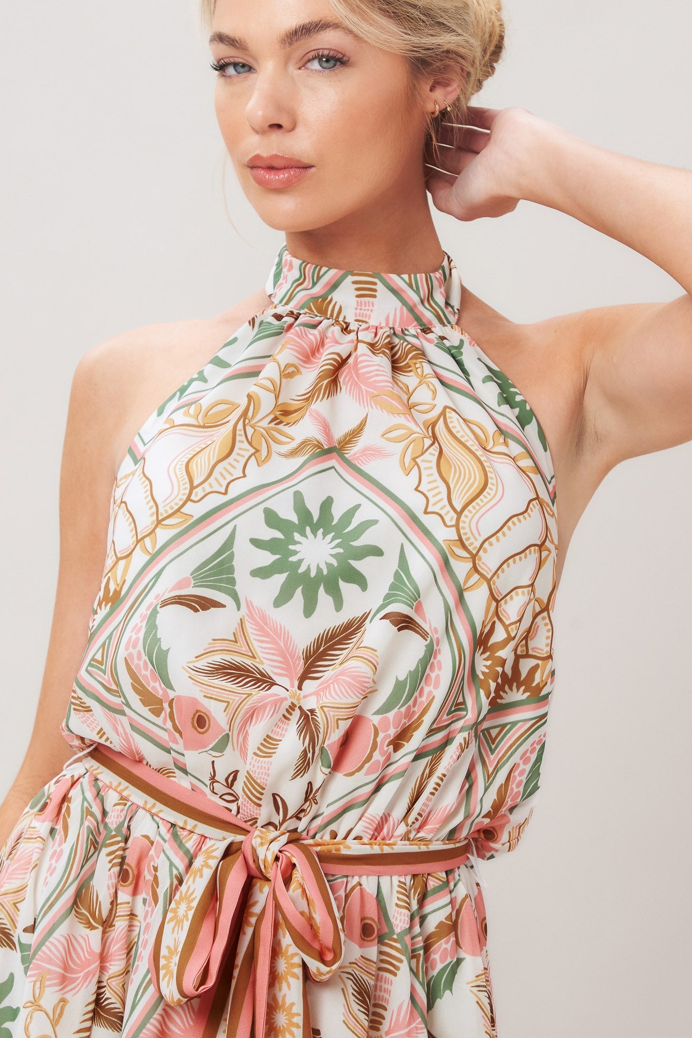 SOFT VOYAGE WOVEN MINI DRESS - Glamourous Grace