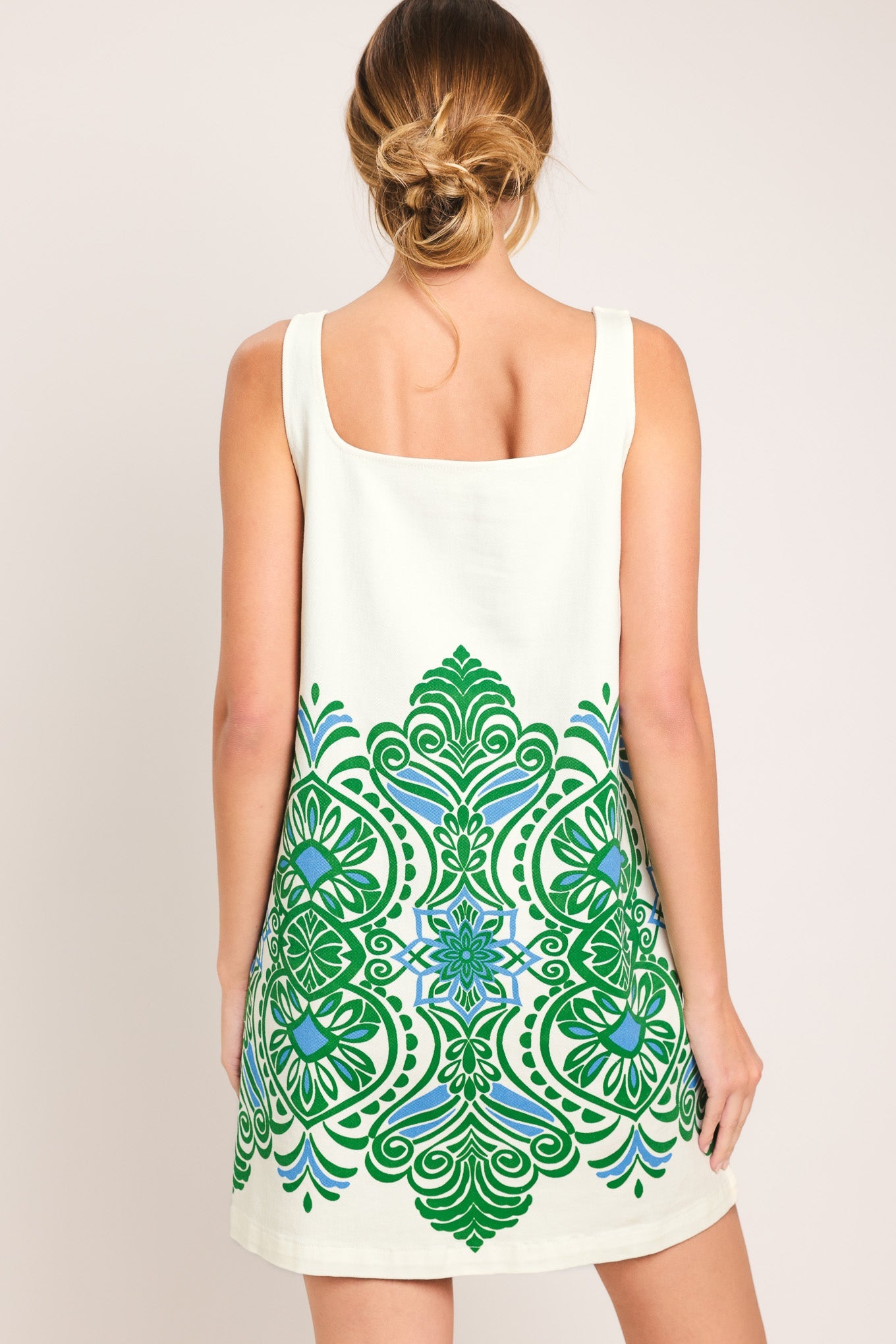 GREEN MOTIF WOVEN MINI DRESS - Glamourous Grace