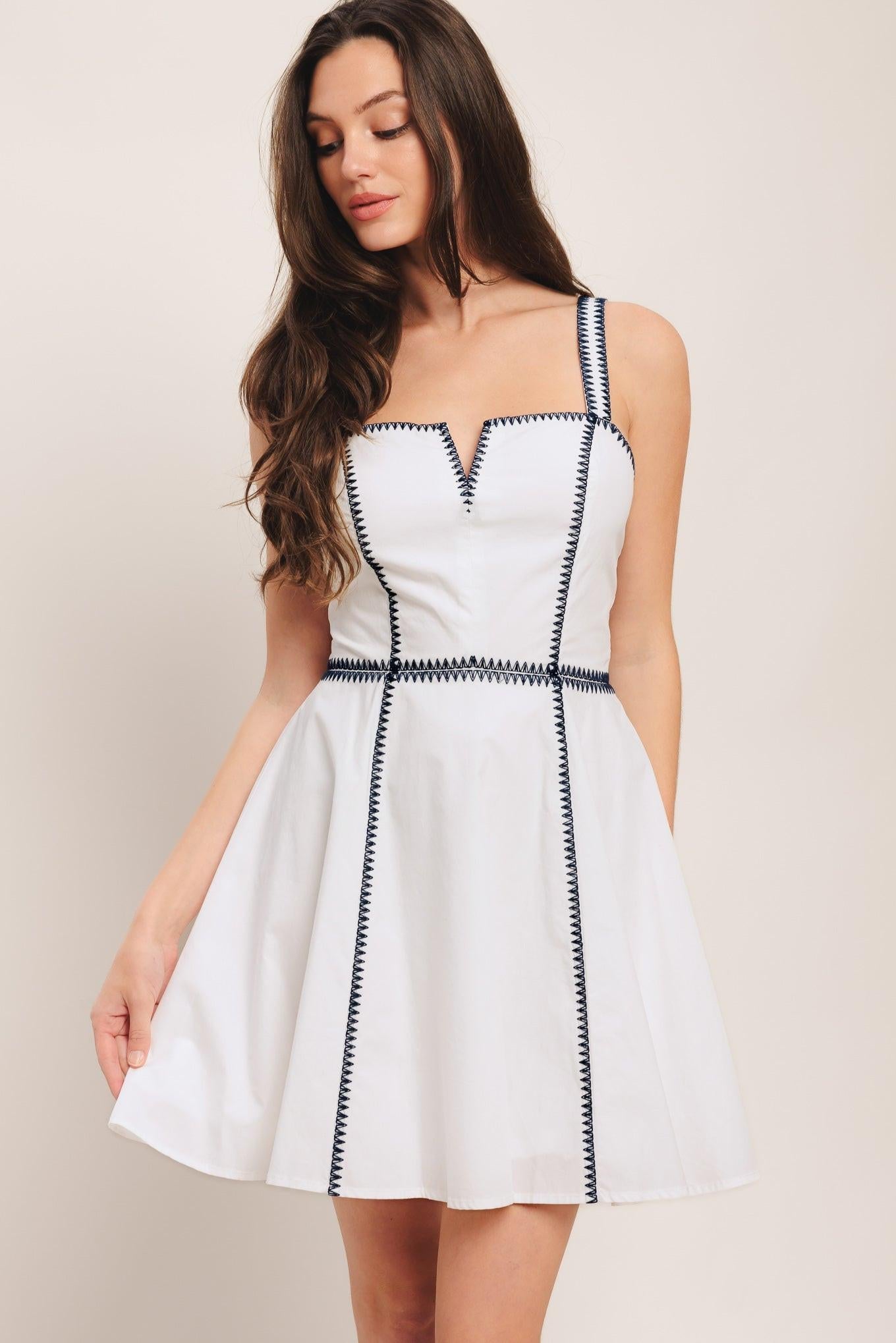SHARP SUMMER WOVEN MINI DRESS - Glamourous Grace