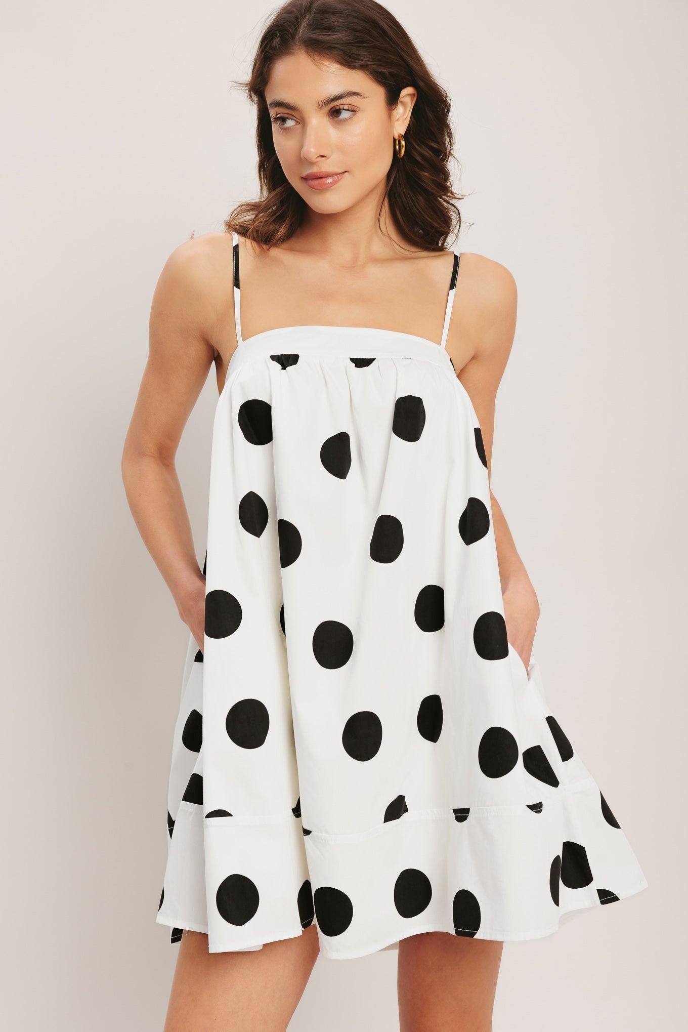 RUNWAY POLKA WOVEN MINI DRESS - Glamourous Grace