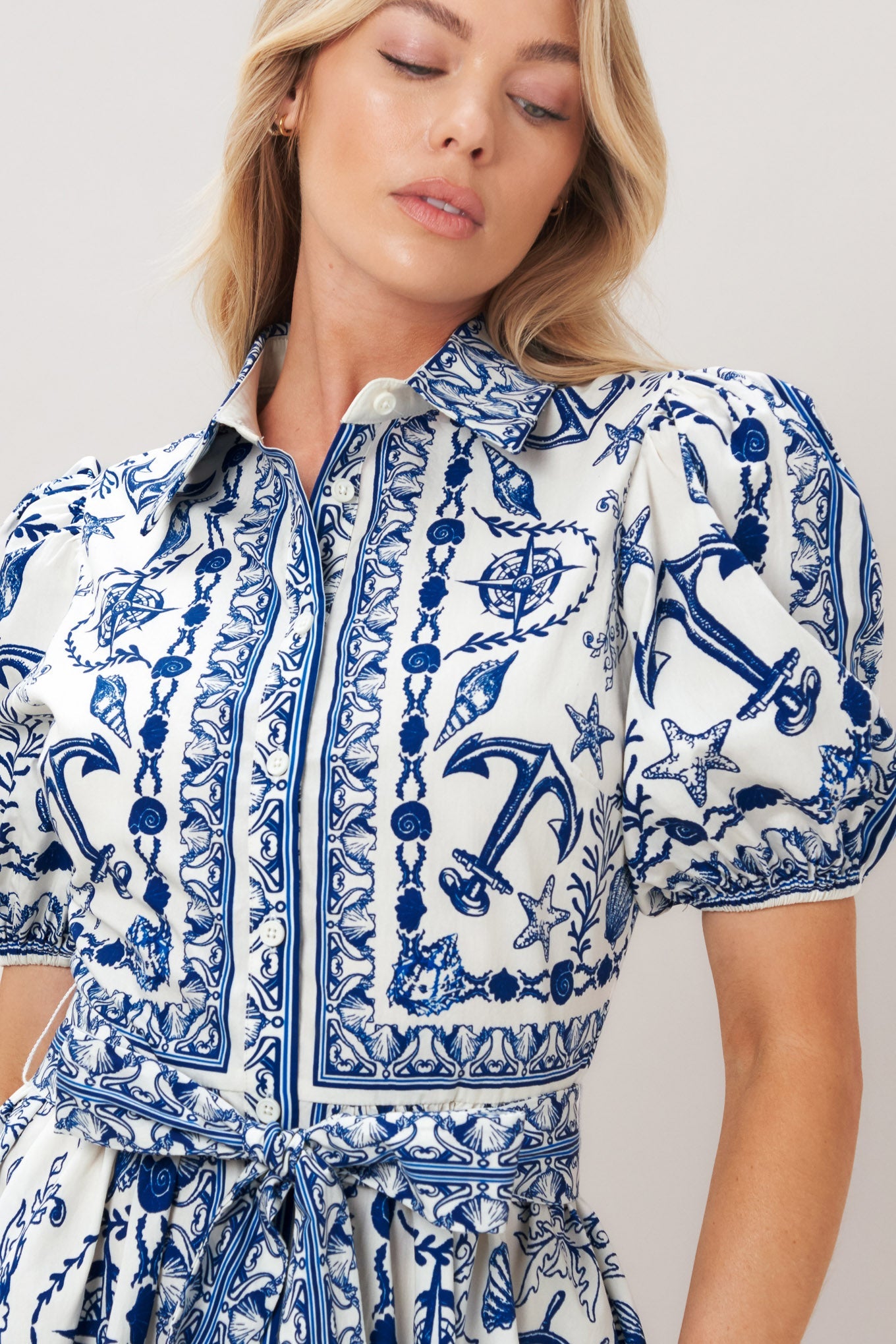 ISLAND PULSE WOVEN MINI DRESS - Glamourous Grace