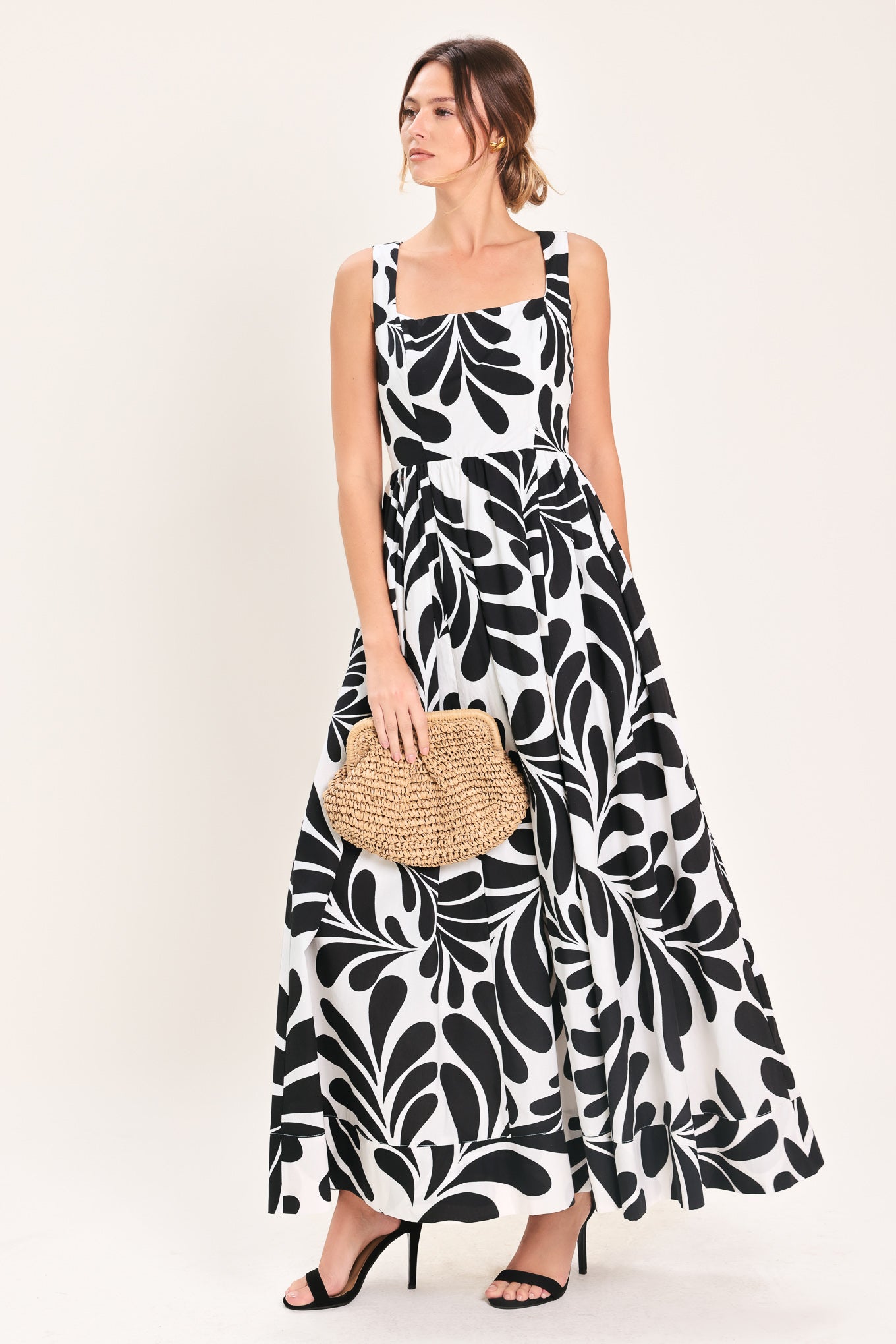 MONO BLOOM WOVEN MAXI DRESS - Glamourous Grace