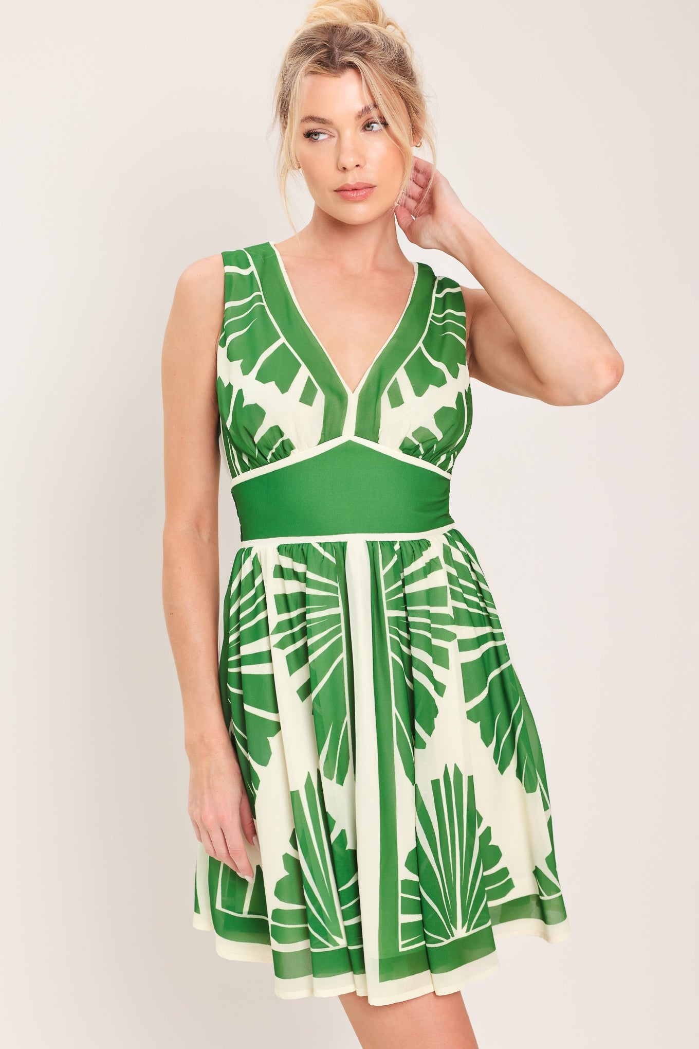 PALM BREEZE WOVEN MINI DRESS - Glamourous Grace
