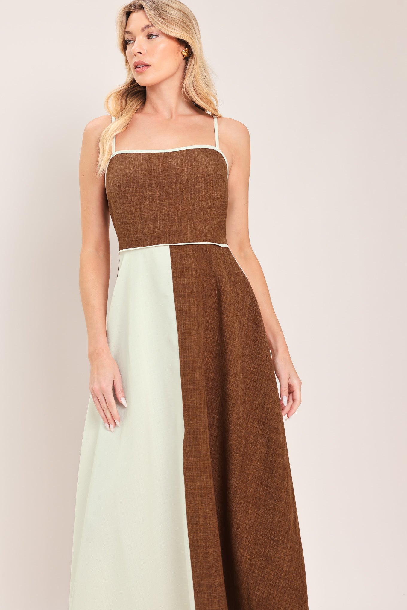 SIENNA FORM WOVEN MIDI DRESS - Glamourous Grace