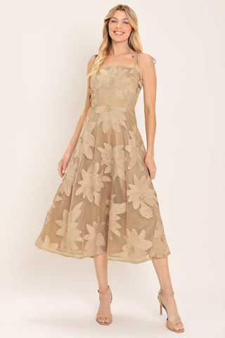SANDY BLOOM FLORAL WOVEN LACE MIDI DRESS - Glamourous Grace